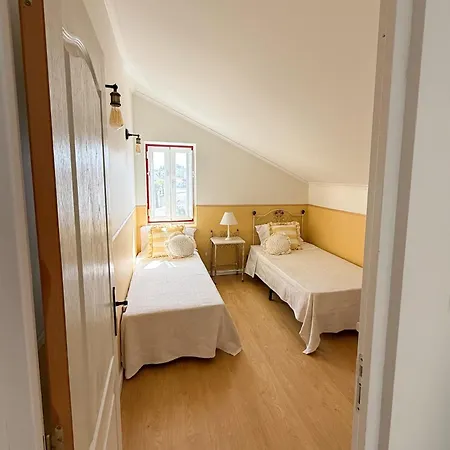 Casa Teodoro Vakantiehuis Moledo (Lisbon)